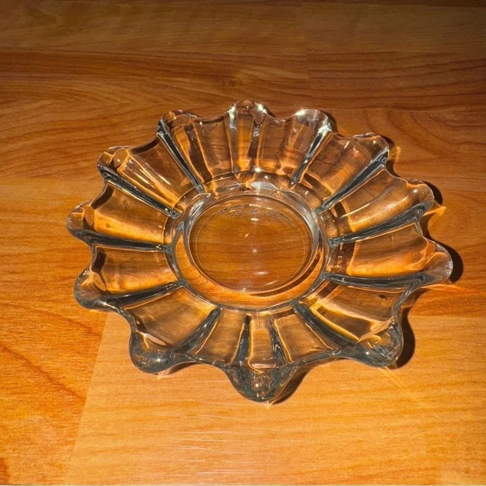 Vintage 5.5” Round Clear Glass Ashtray *MADE IN THE USA* Very Collectible Nice